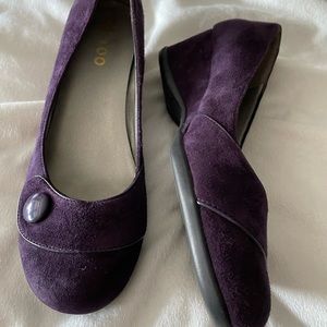 Me Too purple suede platforms